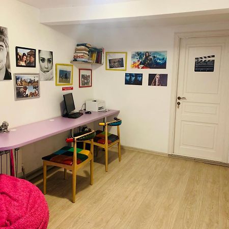 Alma Cinema Hostel Koktobe Extérieur photo