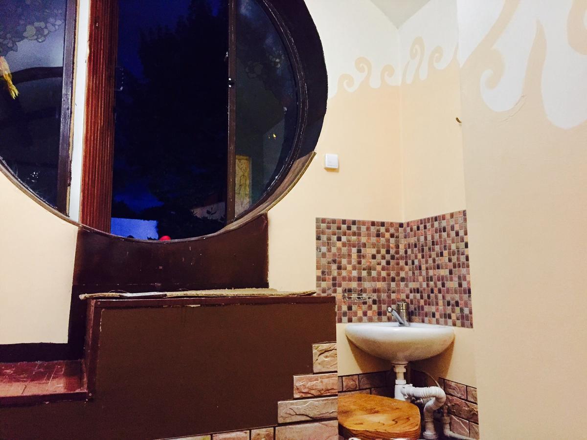 Alma Cinema Hostel Koktobe Extérieur photo
